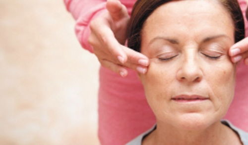 女人體內缺少雌激素時,或許會有這幾個癥狀,該適當的補充了